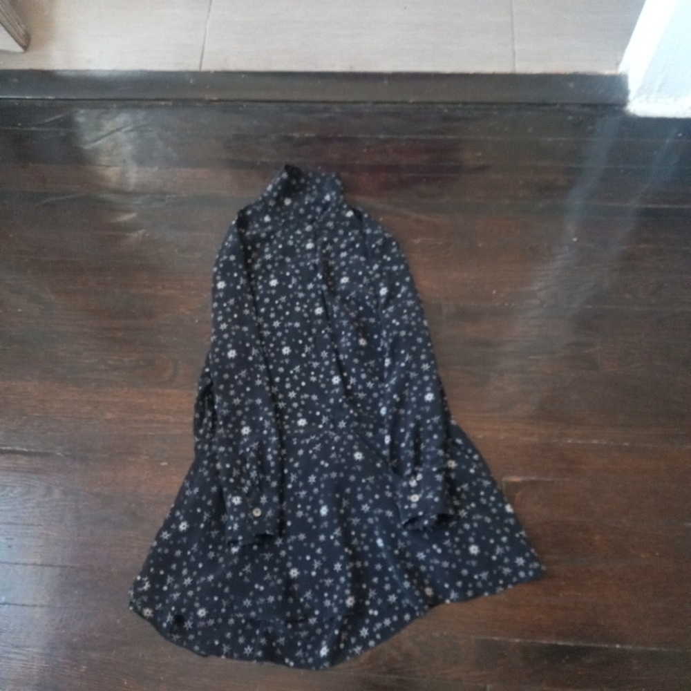 Equipment Femme Womans Black Star Ruffle Dress Size Small Cozy Feminine Comfort